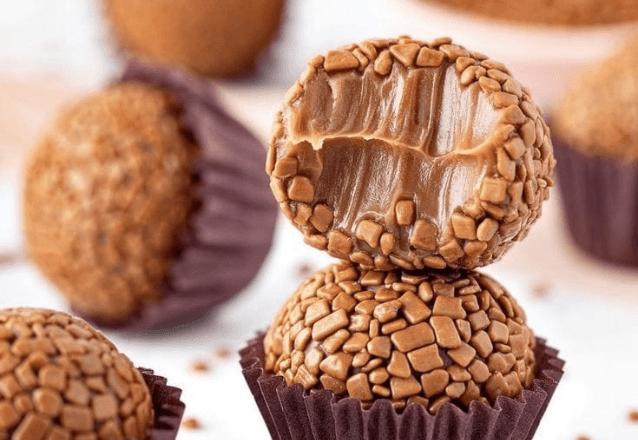 Verônica Chocolates Finos - Mini Brownies, Docinhos e Chocolates, a partir de R$49,90!