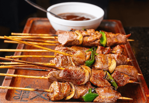 Mr. Arthur Espetaria - Rodízio de Espetinhos + Guarnições e petiscos (seg à sex) por R$37,90!