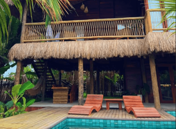 Pousada Villa Caravelas - Aproveite 02 Diárias p/ 02 pessoas + Café da manhã, a partir de R$440!