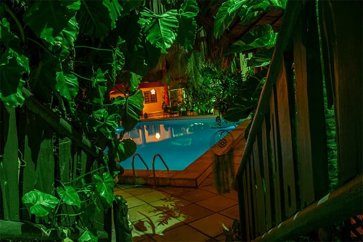 POUSADA CASTELINHO - Canoa: Diárias para 2 adultos  + café por R$199